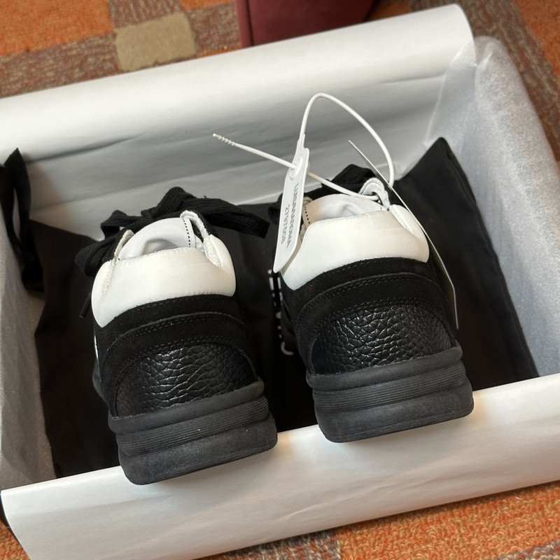 Ch**el sneaker