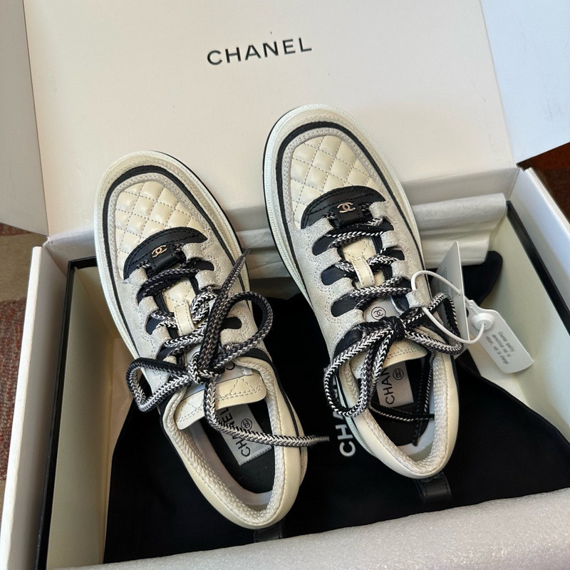 Ch**el sneaker