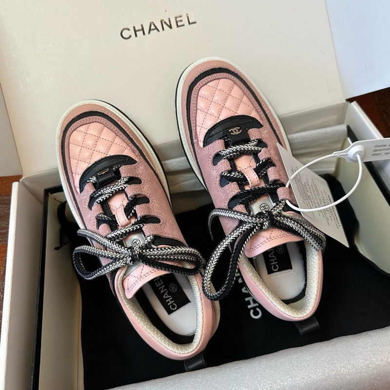 Ch**el sneaker