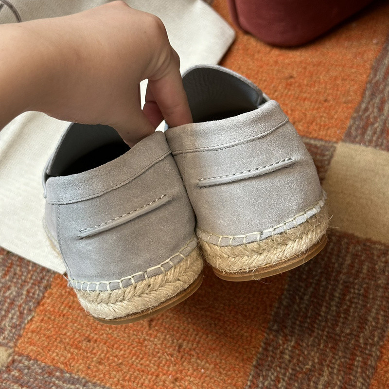 H**me5 sneaker