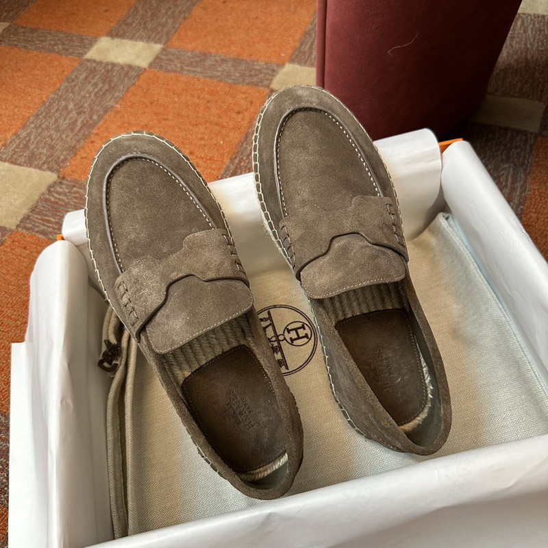 H**me5 sneaker