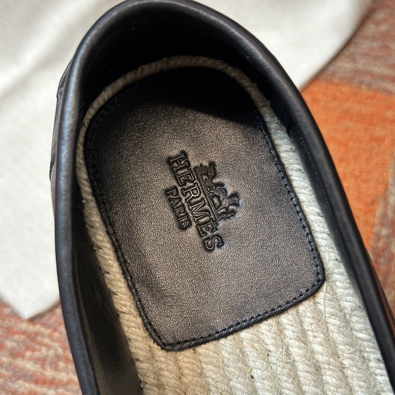 H**me5 sneaker