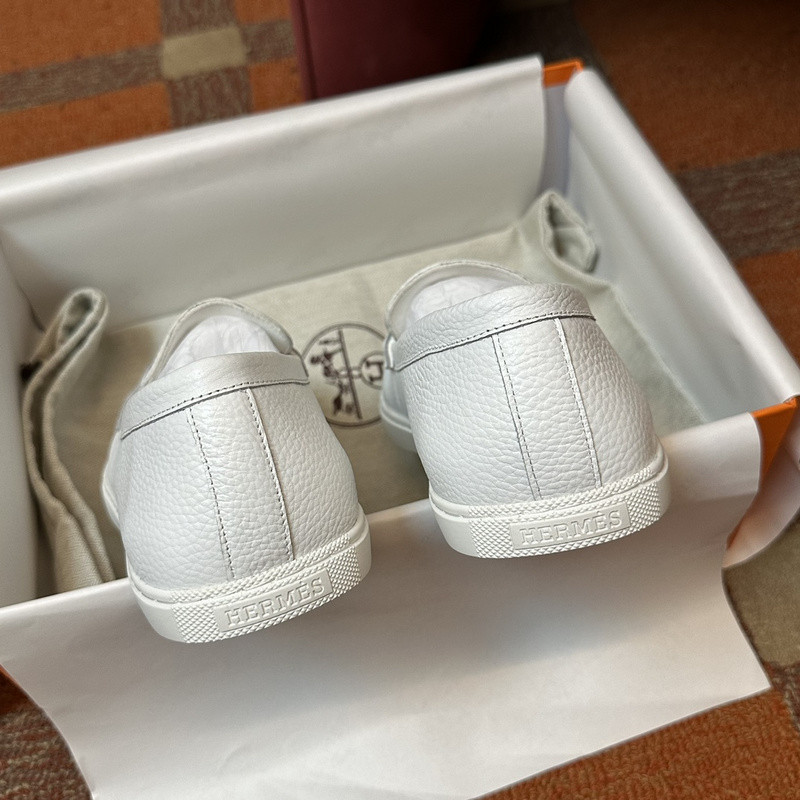 H**me5 sneaker