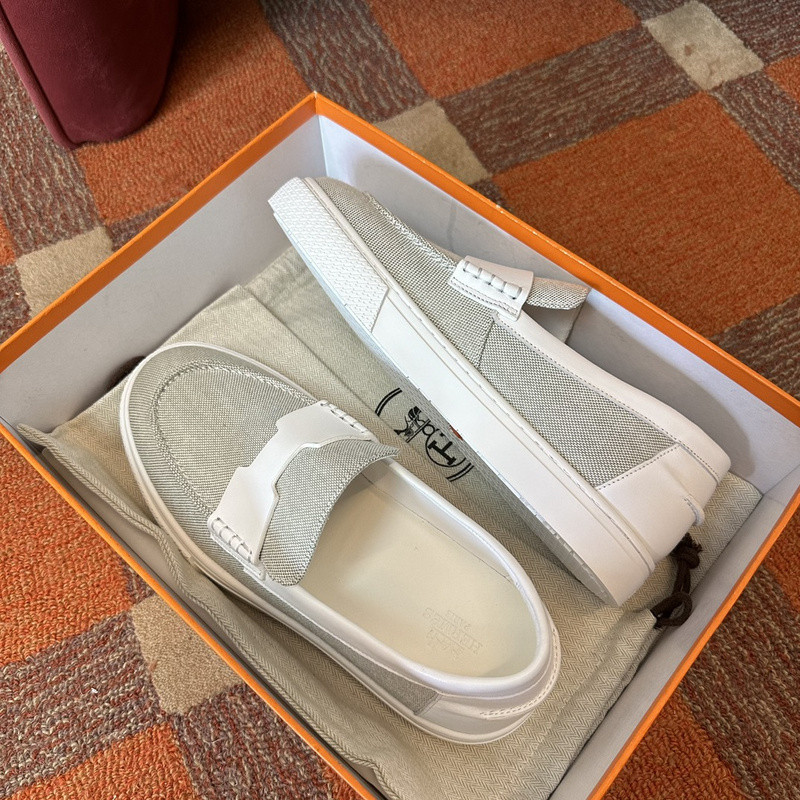 H**me5 sneaker