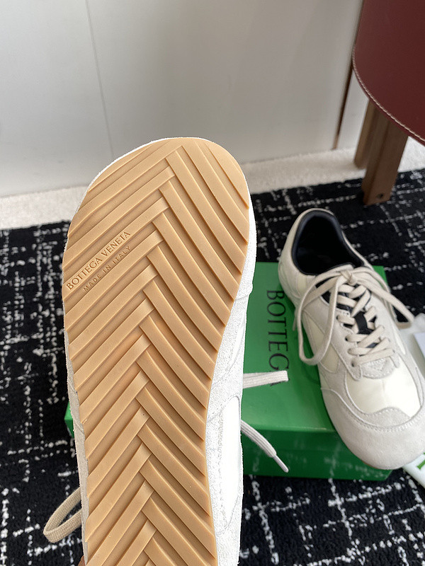 b0tt*ga Ven*ta sneaker