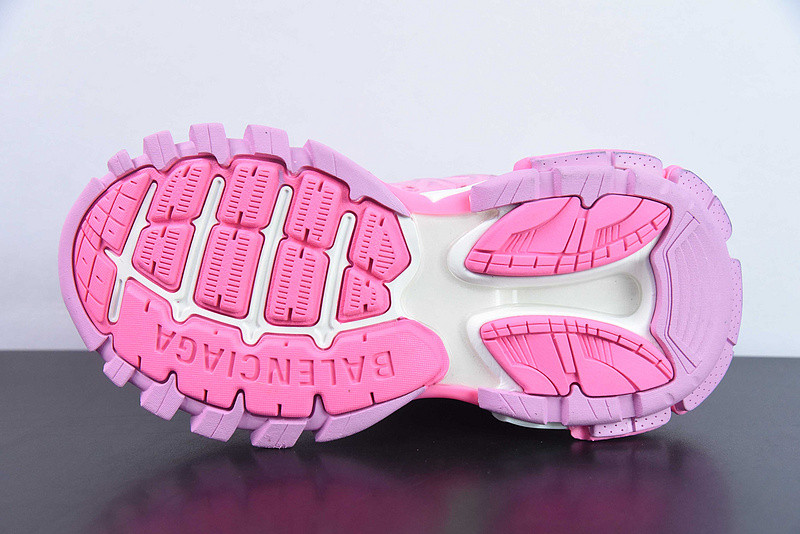 bc track sneaker