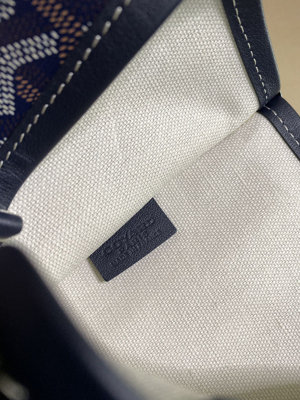G09ard purse