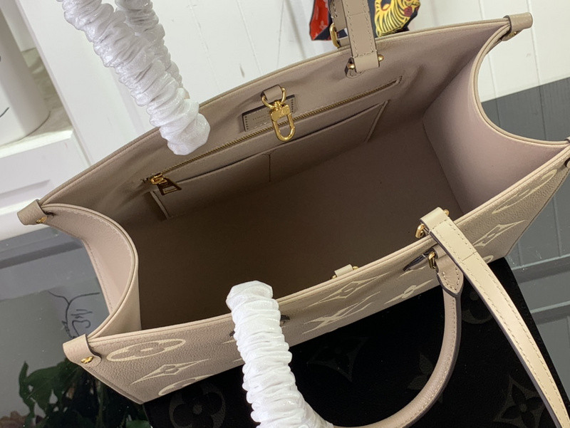 LVT PURSE