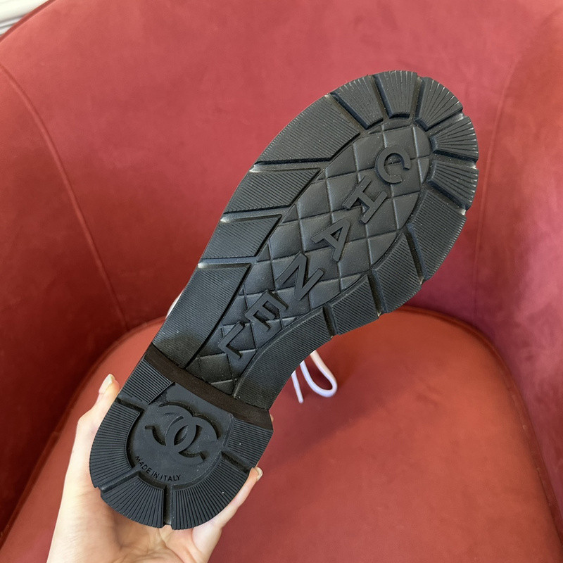 Ch**el sneaker