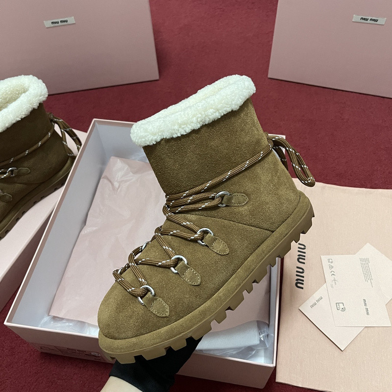 M1um1u sneaker