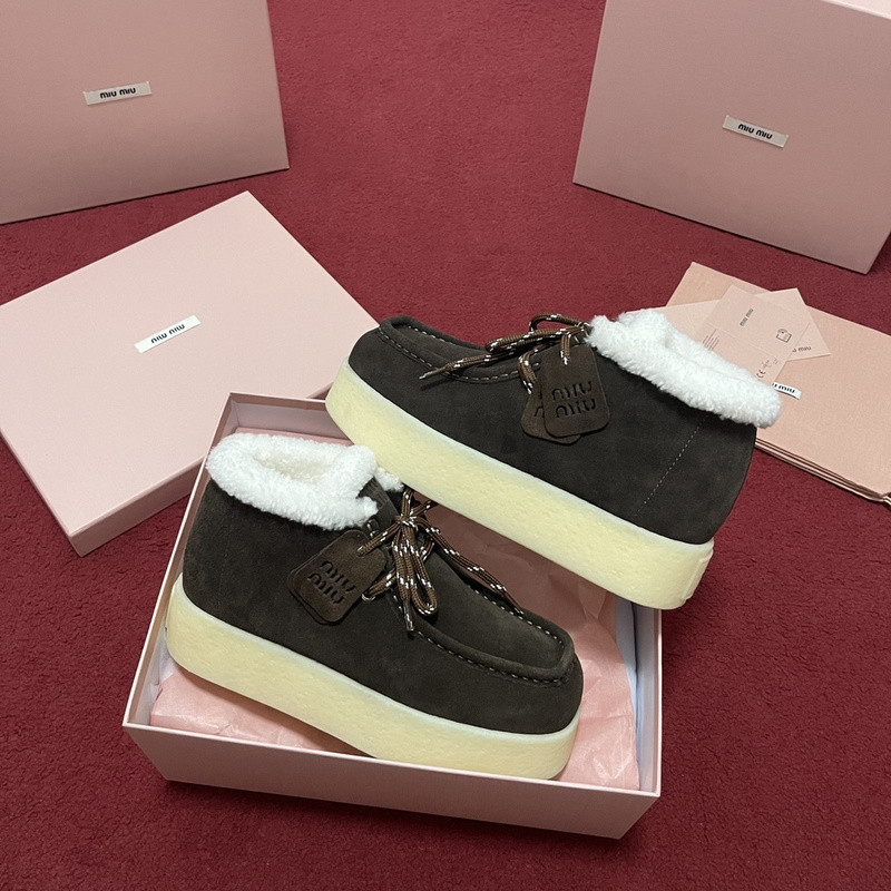 M1um1u sneaker