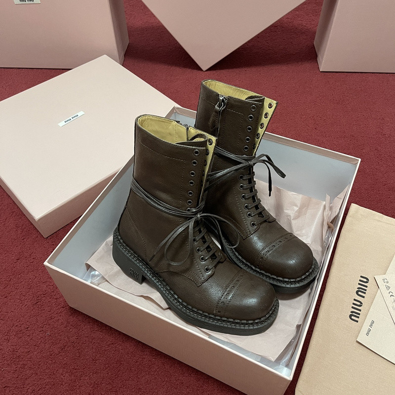 M1um1u sneaker