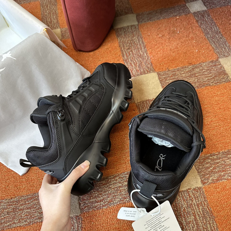 DIO* SNEAKER