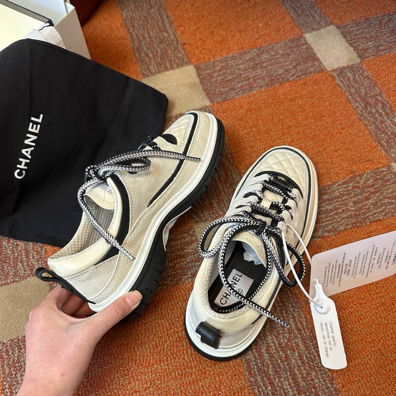 Ch**el sneaker