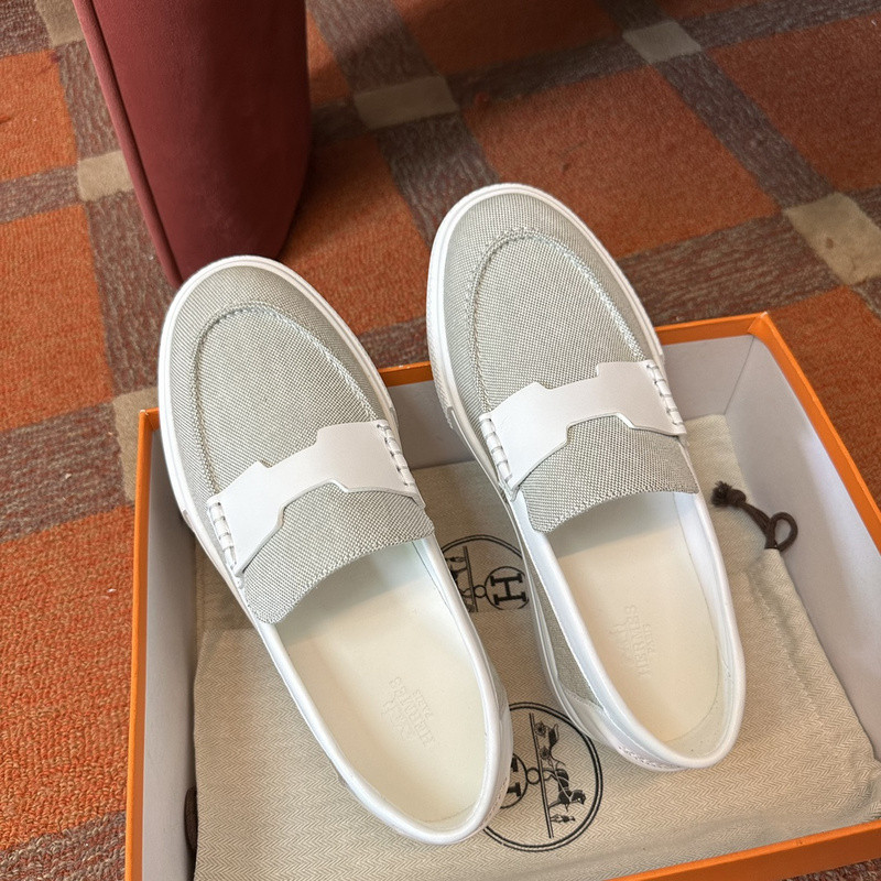 H**me5 sneaker