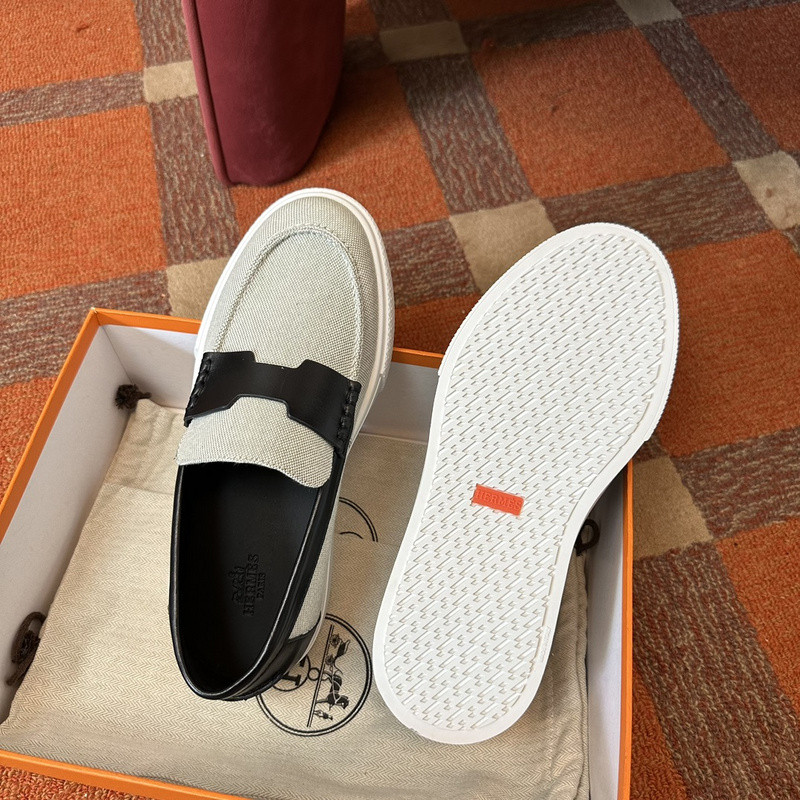H**me5 sneaker