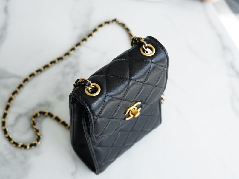 Ch**el purse