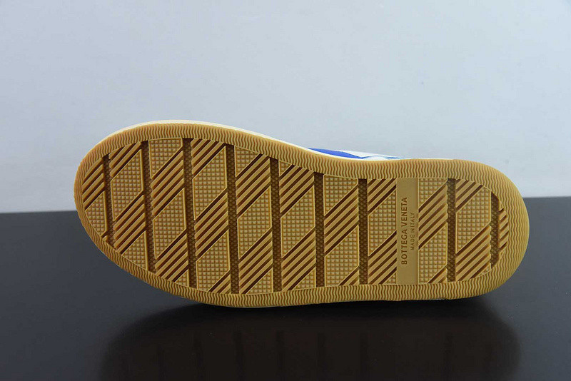 b0tt*ga Ven*ta sneaker