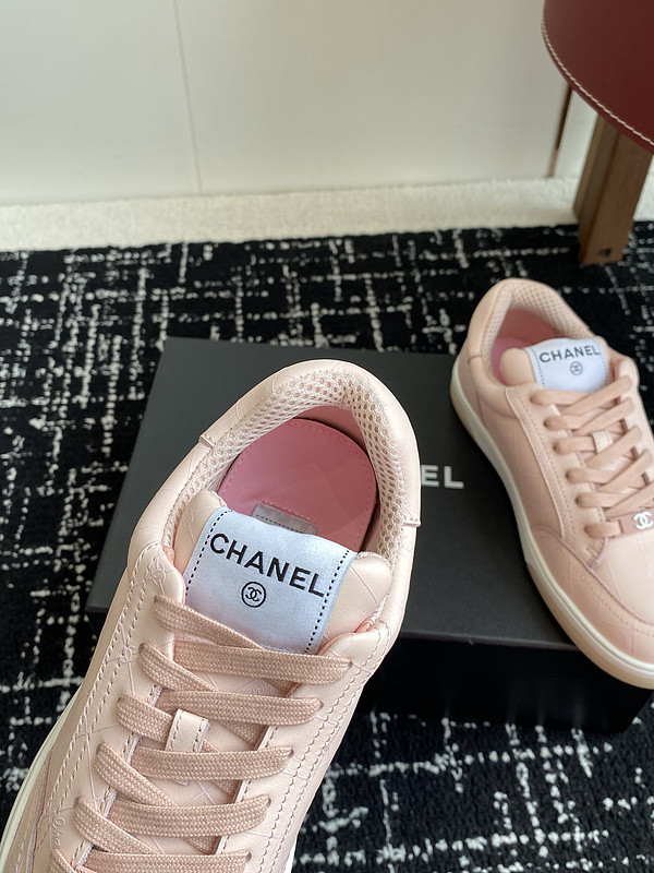 Ch**el sneaker