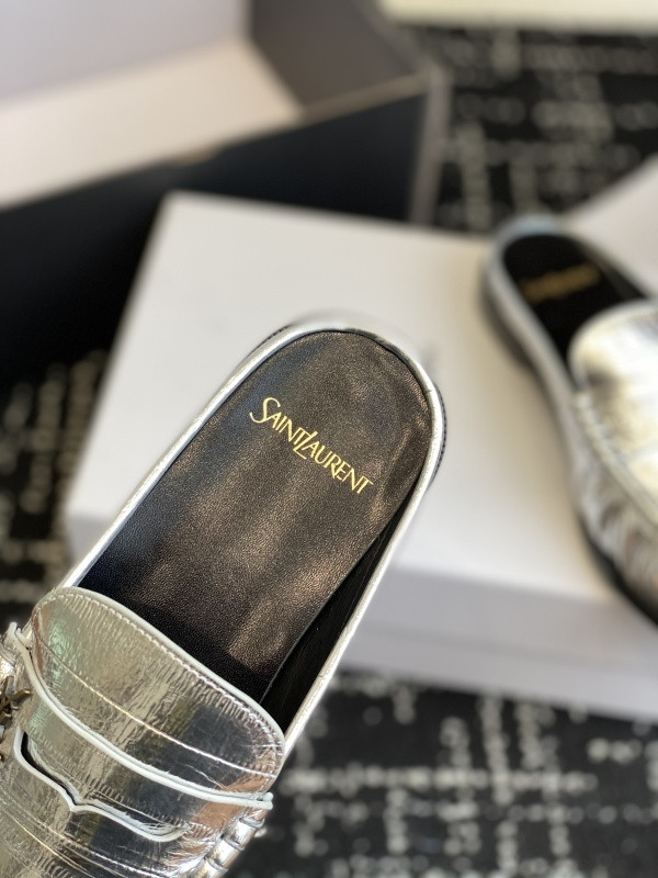 Sa1nt Lau*nt sneaker
