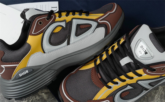 dio* sneaker