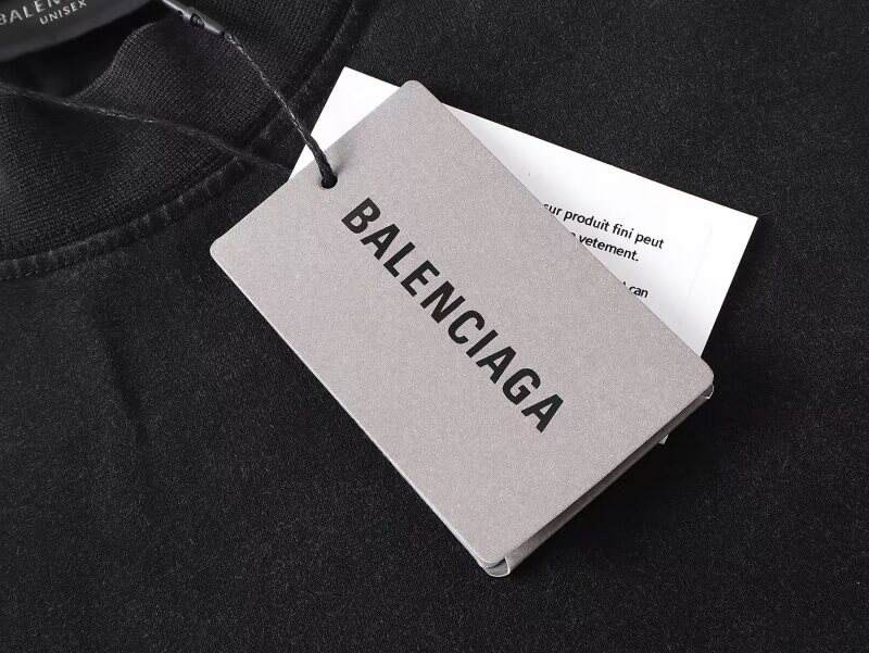 Ba1en*iaga clothes