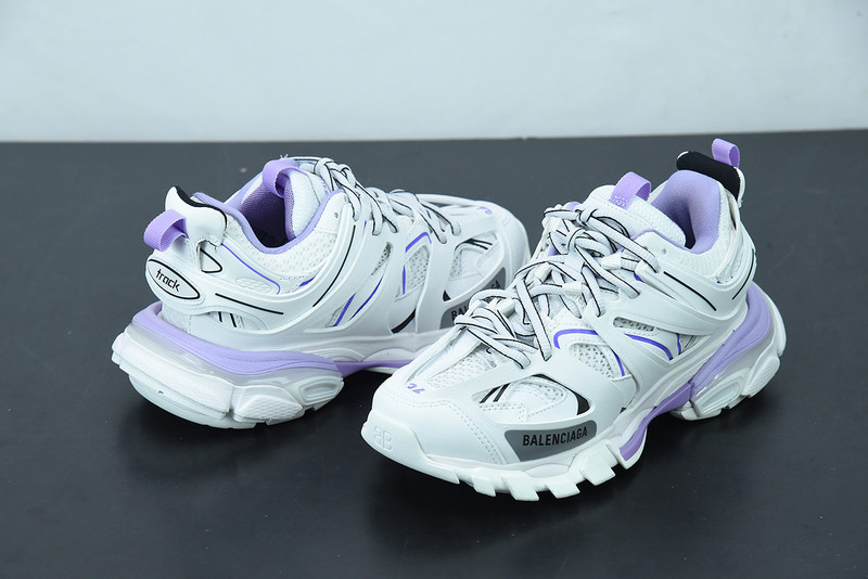 bc track sneaker