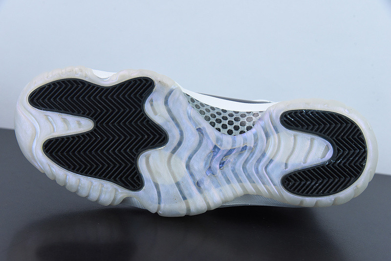 air jordan 11 retro low "emerald" 528895-145