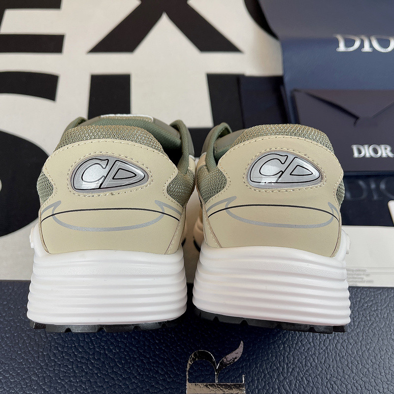 dio* sneaker
