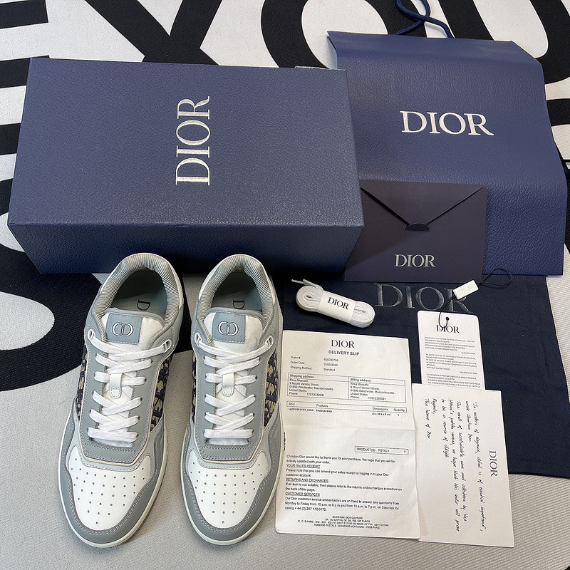 dio* sneaker