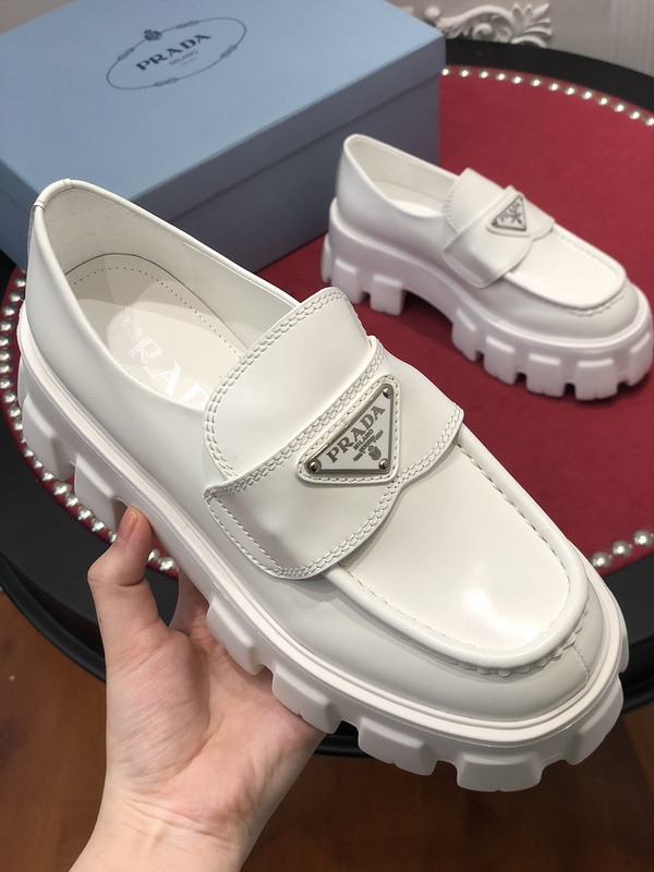 pr sneaker