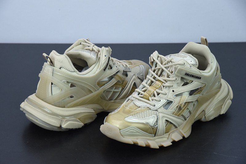 bc track sneaker