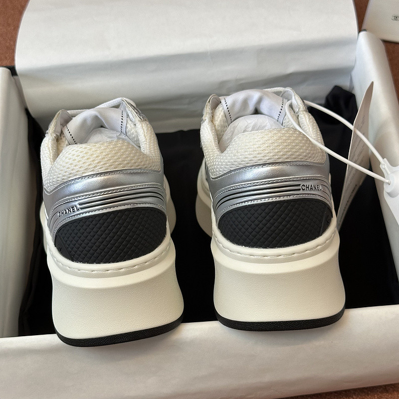 Ch**el sneaker
