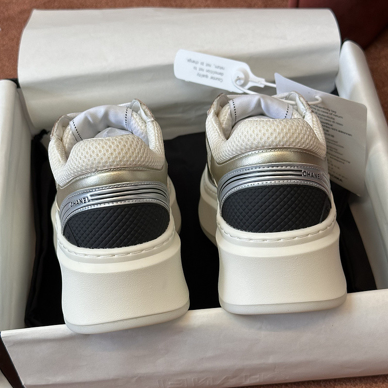 Ch**el sneaker