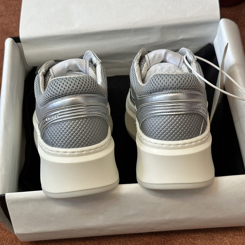 Ch**el sneaker