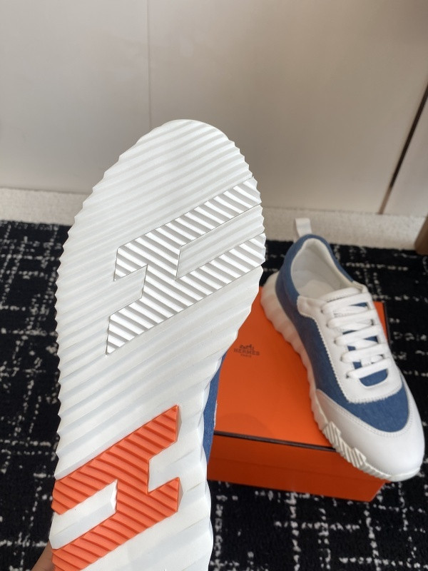 H**me5 sneaker