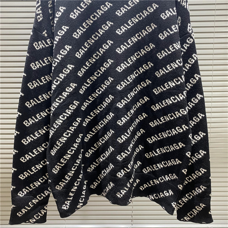 Ba1en*iaga clothes