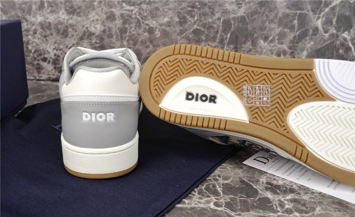dio* sneaker