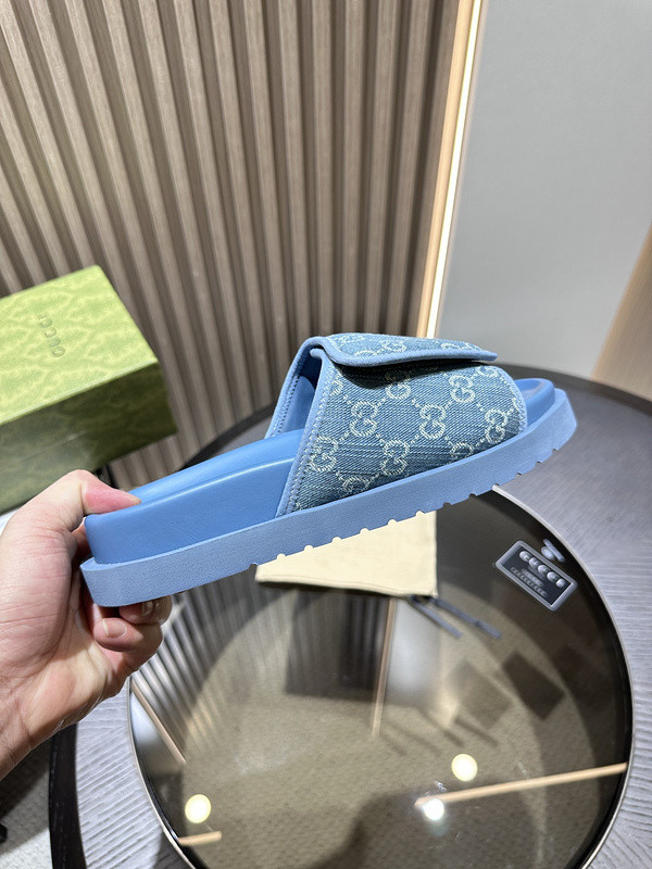 g*u*i sandals