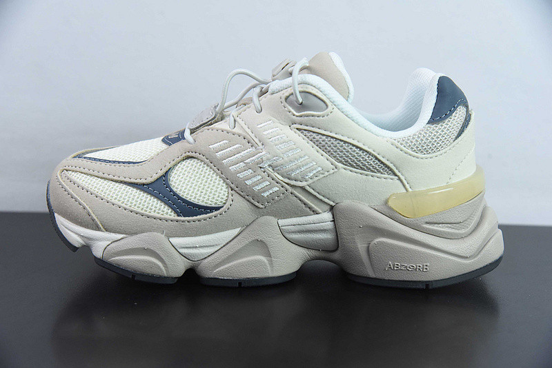 NEW BALANCE SNEAKER