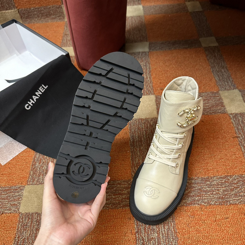 Ch*el sneaker
