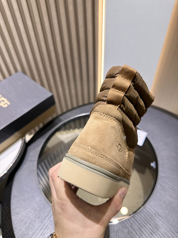 UGG