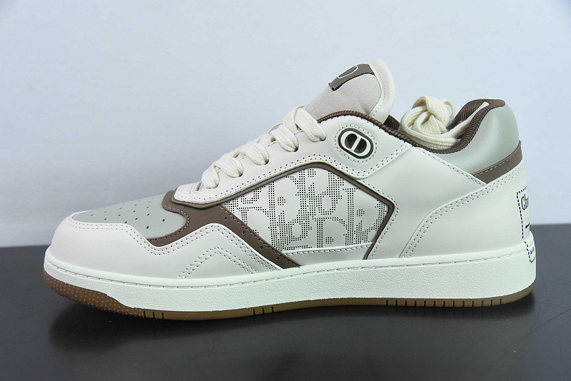 DIO* SNEAKER