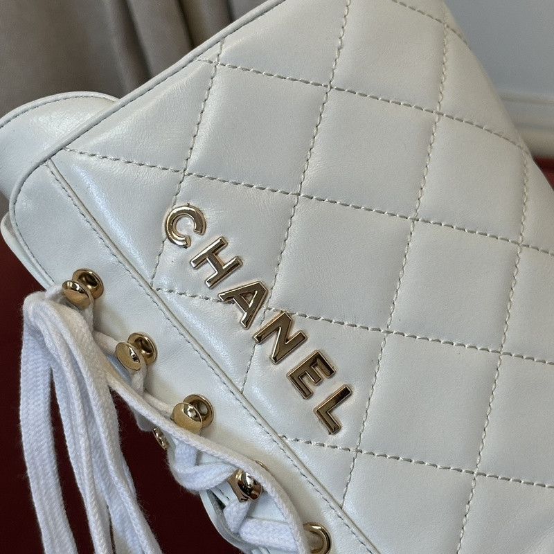 Ch**el sneaker