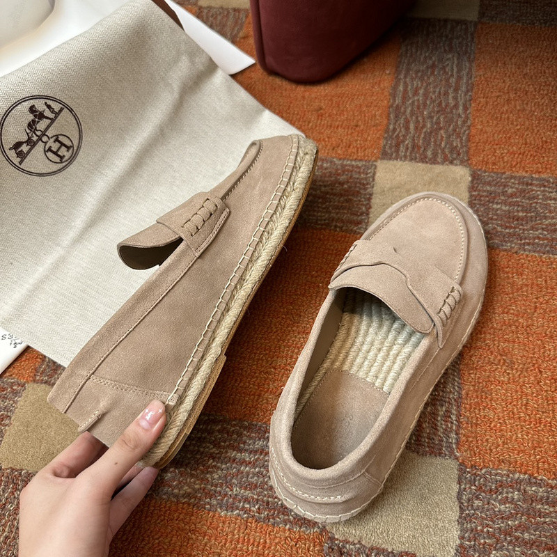 H**me5 sneaker