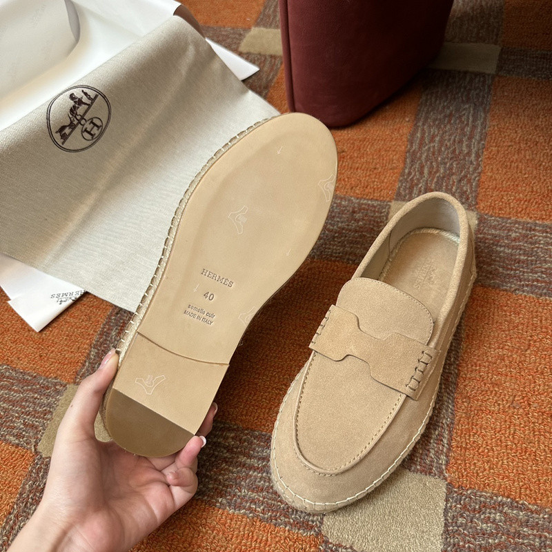 H**me5 sneaker