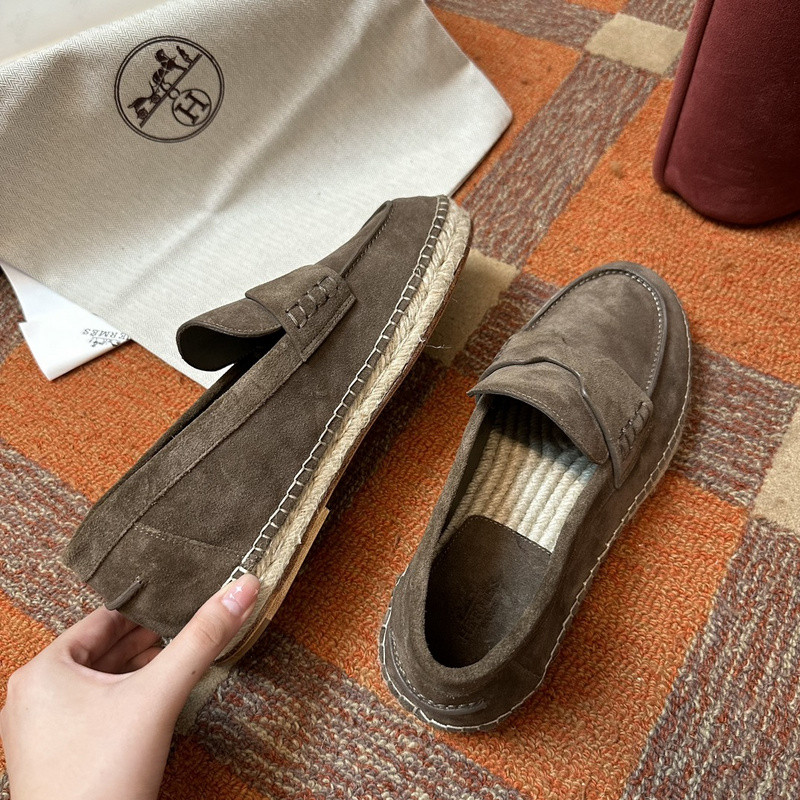 H**me5 sneaker