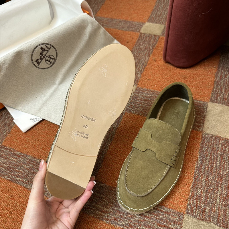 H**me5 sneaker