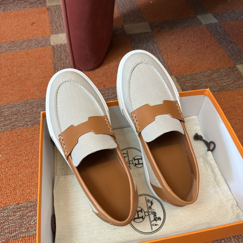 H**me5 sneaker