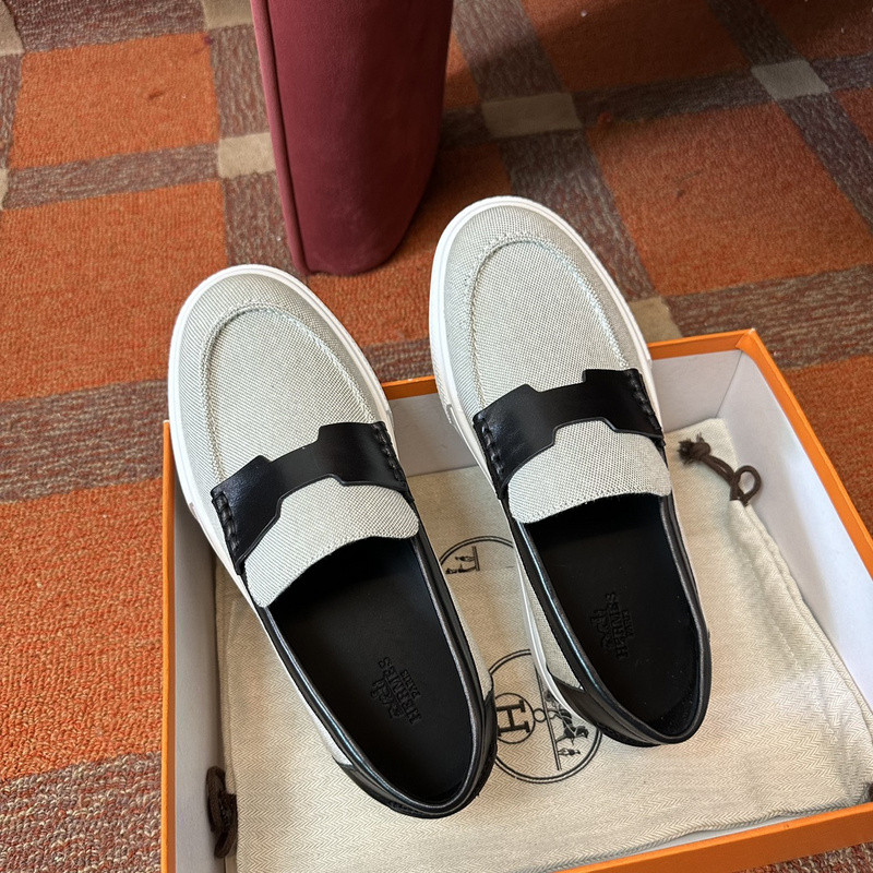 H**me5 sneaker